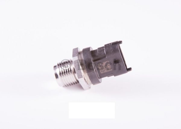 Датчик давления топлива в рампе дв. ЯМЗ-534 (BOSCH) /0281002930/